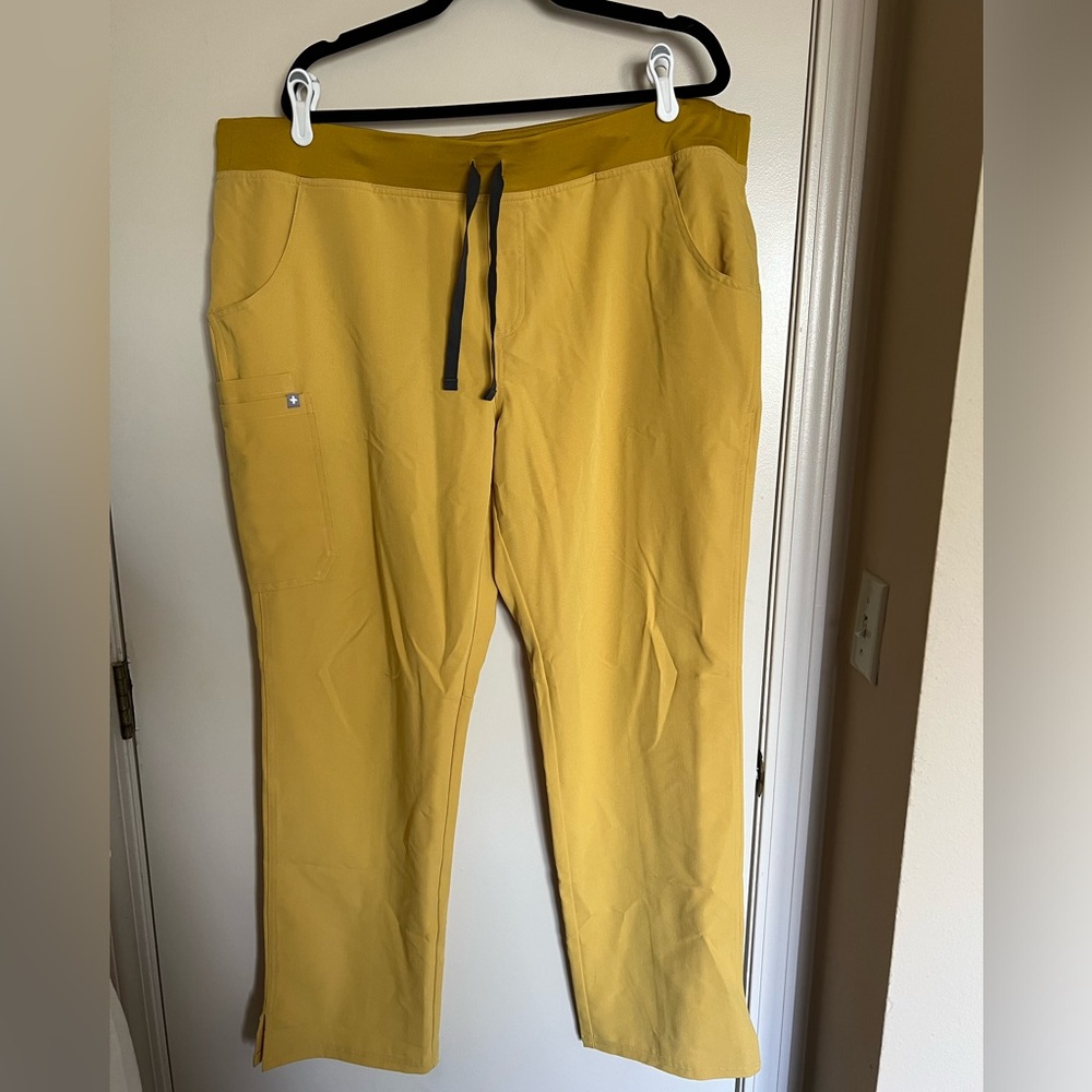 EUC Figs Light Gold Kade cargo scrub pants XXL TALL